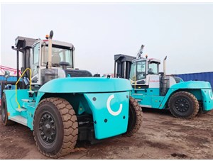 交付 | KCL再次向曹妃甸港交付兩臺重型叉車(chē)